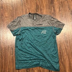 American eagle active t shirt (large)
